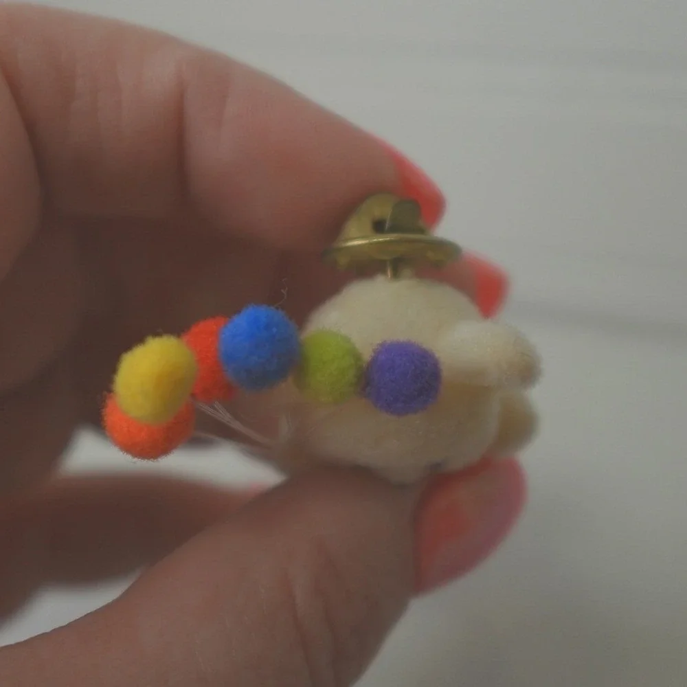 Vintage Teddy Bear Pin Flocked Fuzzy Fluffy Animal holding Balloons Mini Brooch